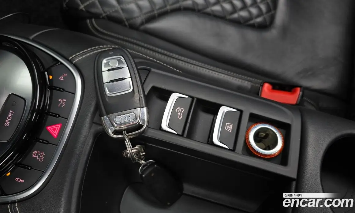 Audi R8 2014 5.2 автомат (гидро), фото 17