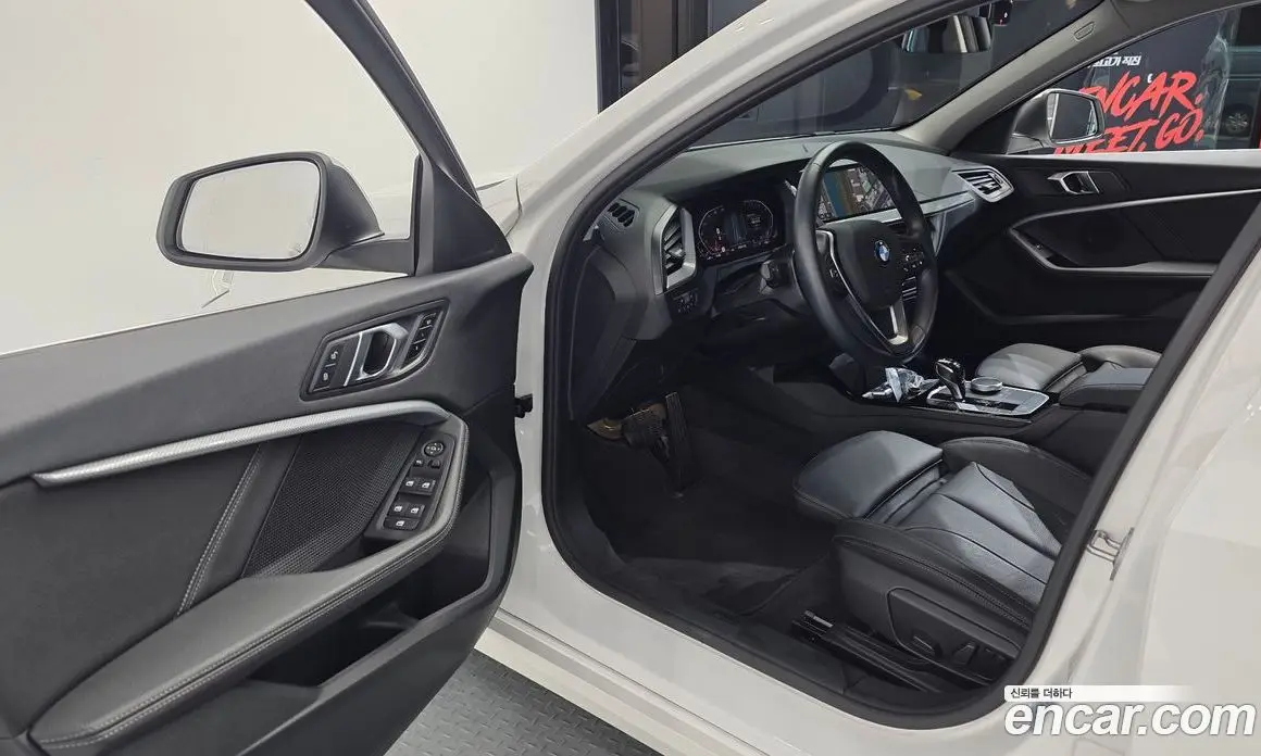 BMW 1 серия 2022 2.0 автомат (гидро), фото 13