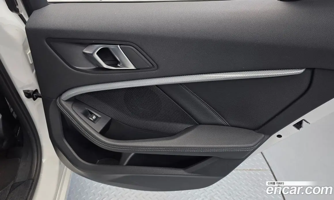 BMW 1 серия 2022 2.0 автомат (гидро), фото 15