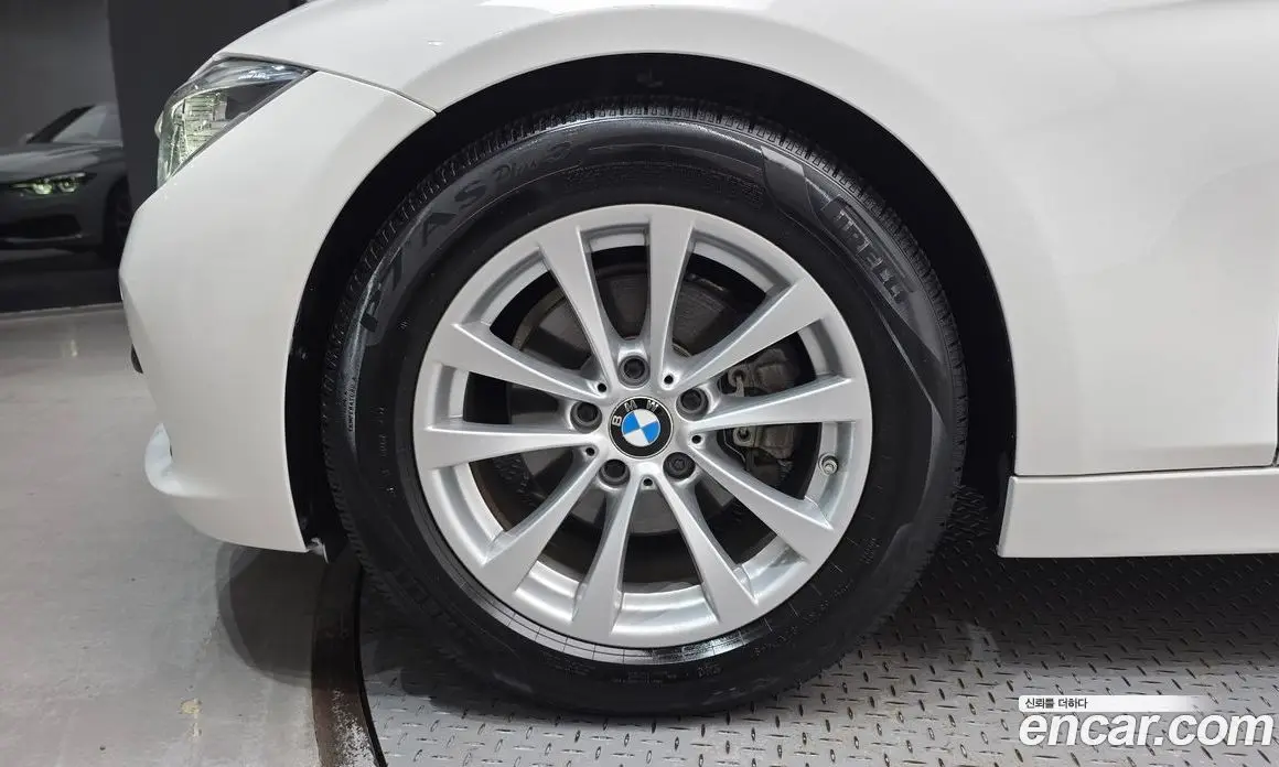BMW 3 серия 2016 2.0 автомат (гидро), фото 5