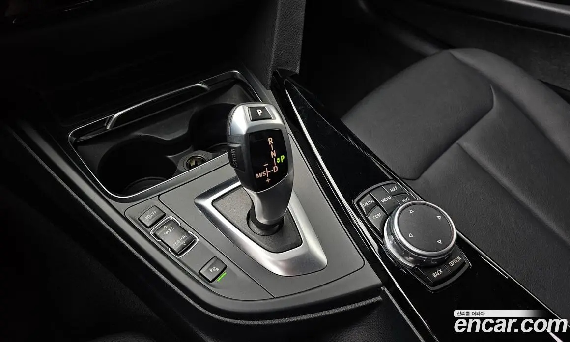 BMW 3 серия 2016 2.0 автомат (гидро), фото 9