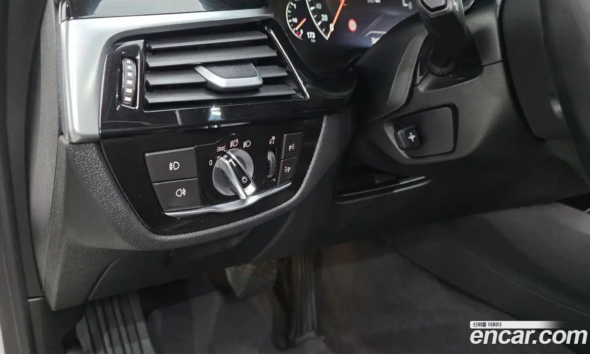 BMW 5 серия 2019 2.0 автомат (гидро), фото 16