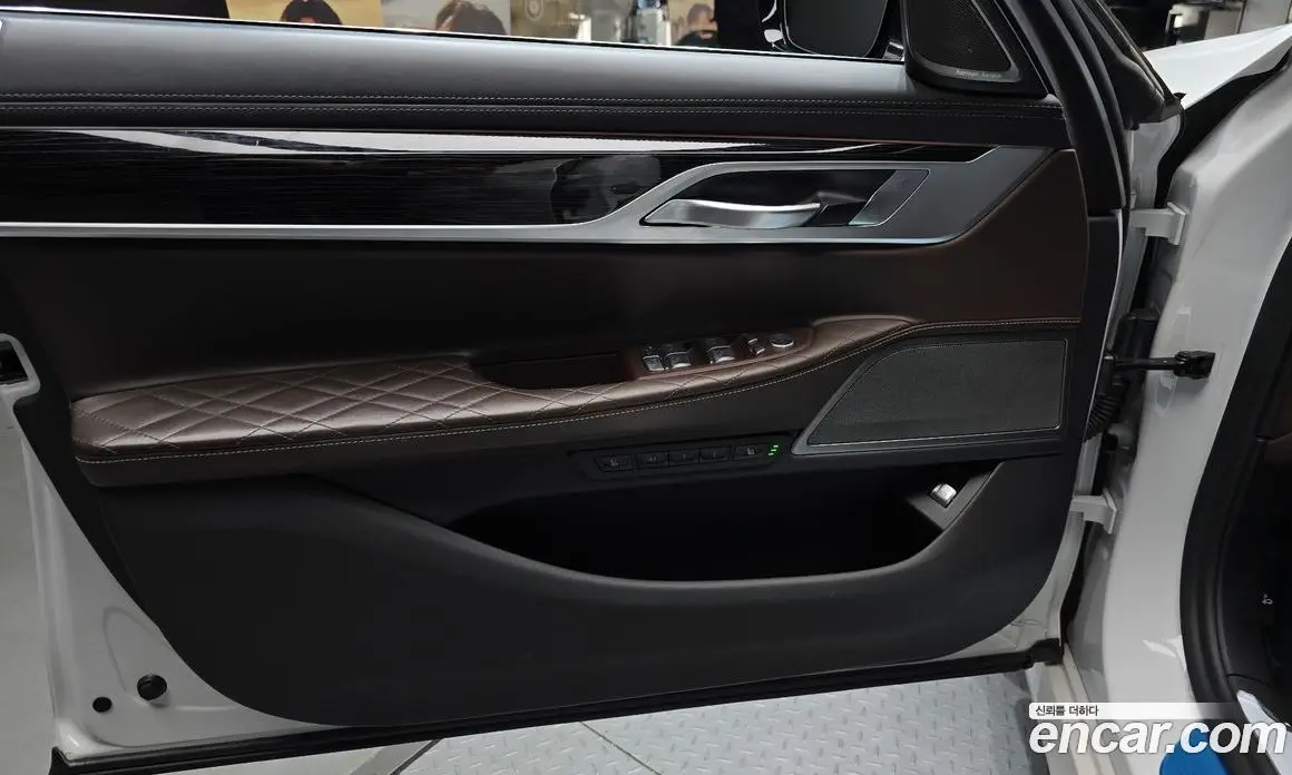 BMW 7 серия 2021 3.0 автомат (гидро), фото 14