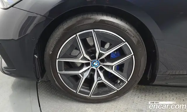 BMW i5 2025 0.2 автомат (гидро), миниатюра 4