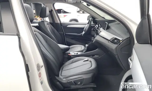 BMW X1 2017 2.0 автомат (гидро), миниатюра 11