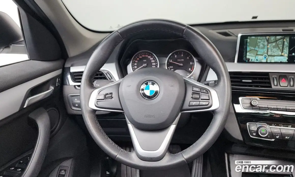 BMW X1 2017 2.0 автомат (гидро), фото 13
