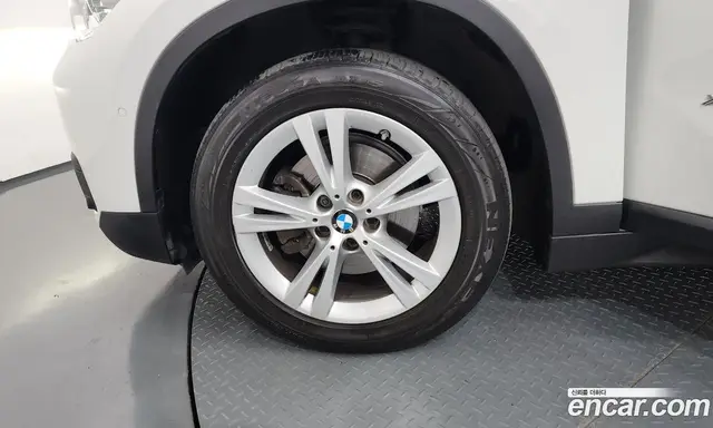 BMW X1 2017 2.0 автомат (гидро), миниатюра 5