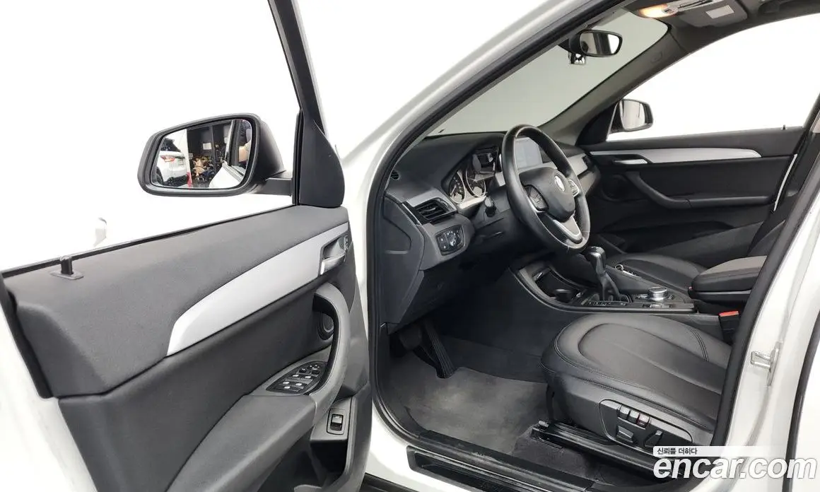 BMW X1 2017 2.0 автомат (гидро), фото 10