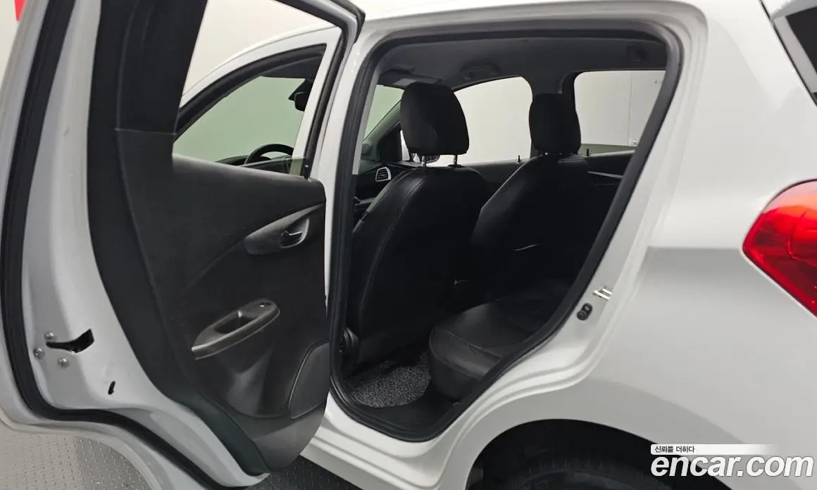 Chevrolet Spark 2021 1.0 автомат (гидро), фото 12