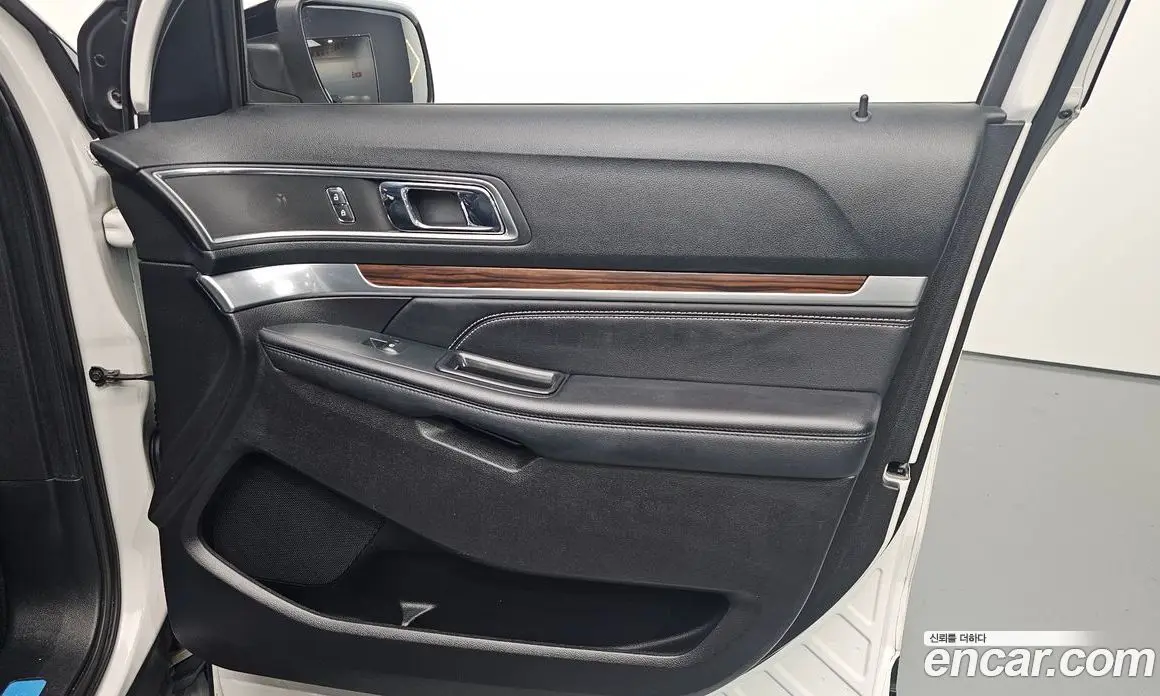 Ford Explorer 2018 2.3 автомат (гидро), фото 26