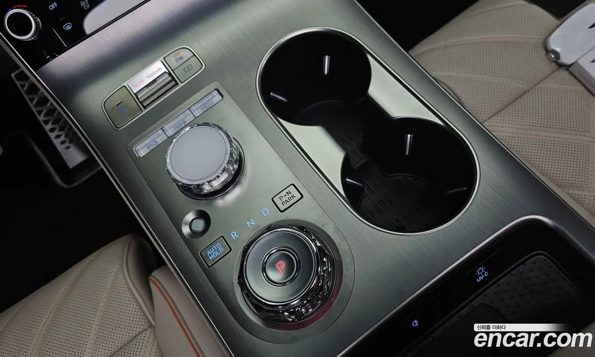 Genesis GV70 2025 3.5 автомат (гидро), фото 11