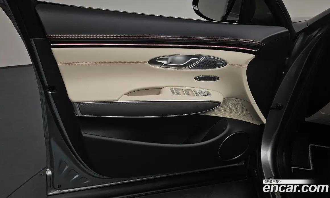 Genesis GV70 2025 3.5 автомат (гидро), фото 13