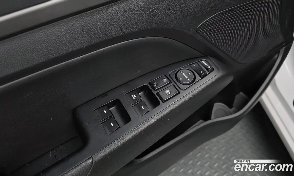 Hyundai Avante 2017 1.6 автомат (гидро), фото 26