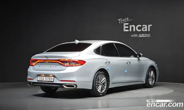 Hyundai Grandeur 2017 2.4 автомат (гидро), миниатюра 2