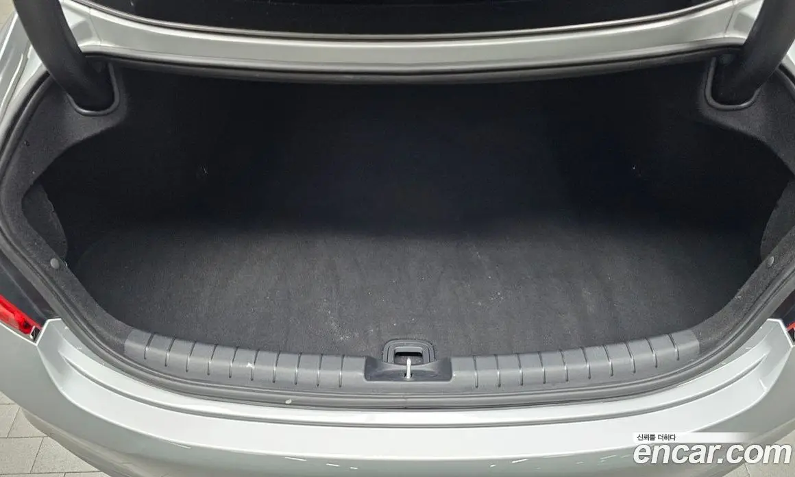 Hyundai Grandeur 2017 2.4 автомат (гидро), фото 20