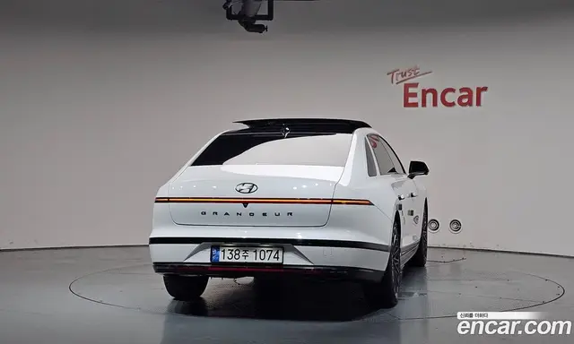 Hyundai Grandeur 2022 2.5 автомат (гидро), миниатюра 3