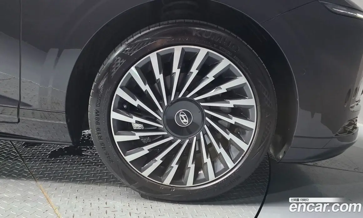 Hyundai Grandeur 2023 2.5 автомат (гидро), фото 7