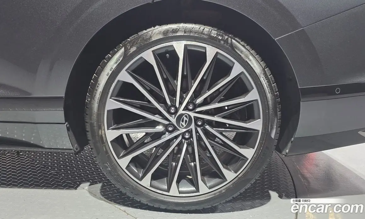 Hyundai Grandeur 2023 2.5 автомат (гидро), фото 7