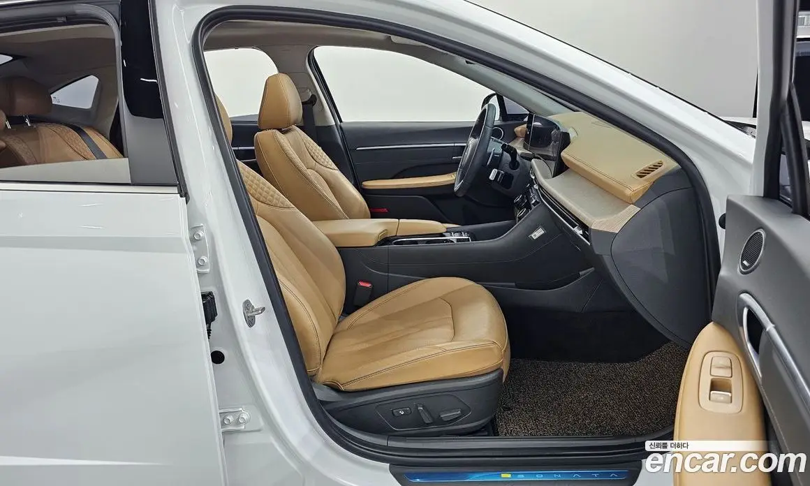 Hyundai Sonata 2023 1.6 автомат (гидро), фото 11
