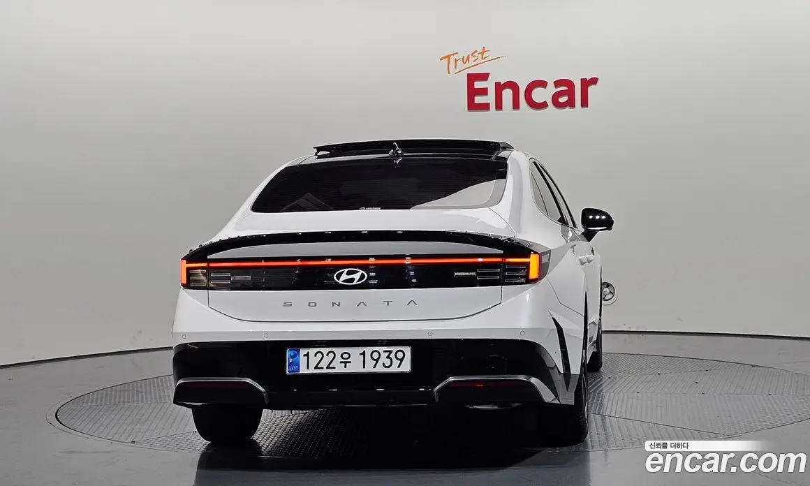 Hyundai Sonata 2023 1.6 автомат (гидро), фото 4