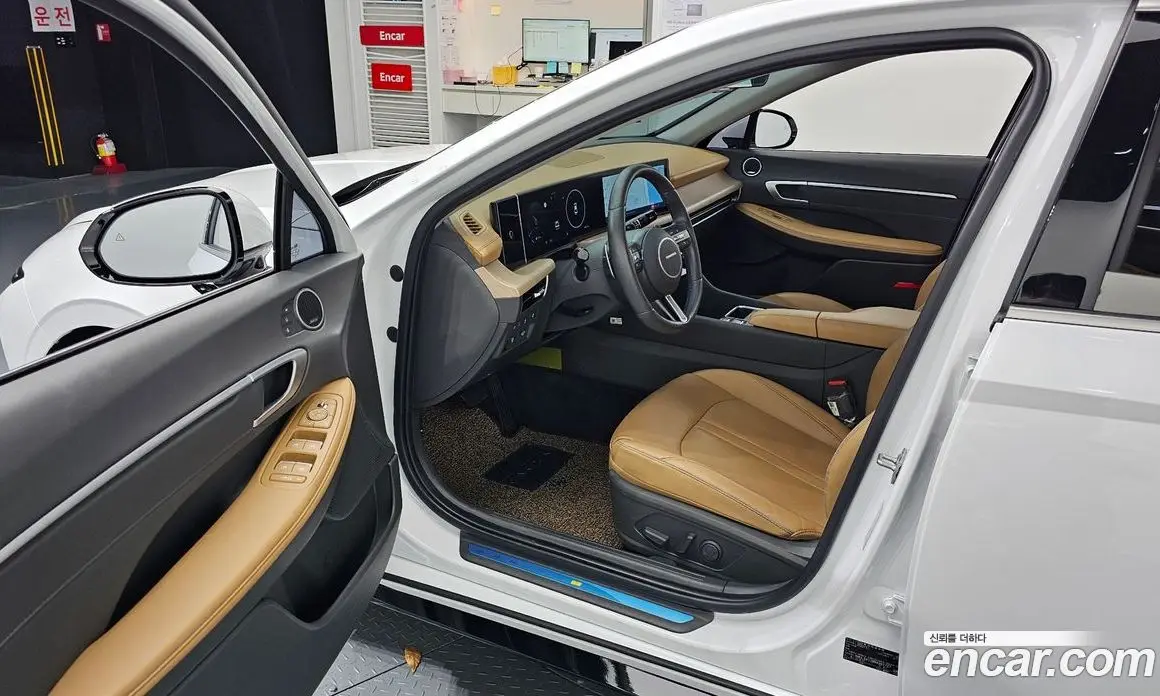 Hyundai Sonata 2023 1.6 автомат (гидро), фото 10