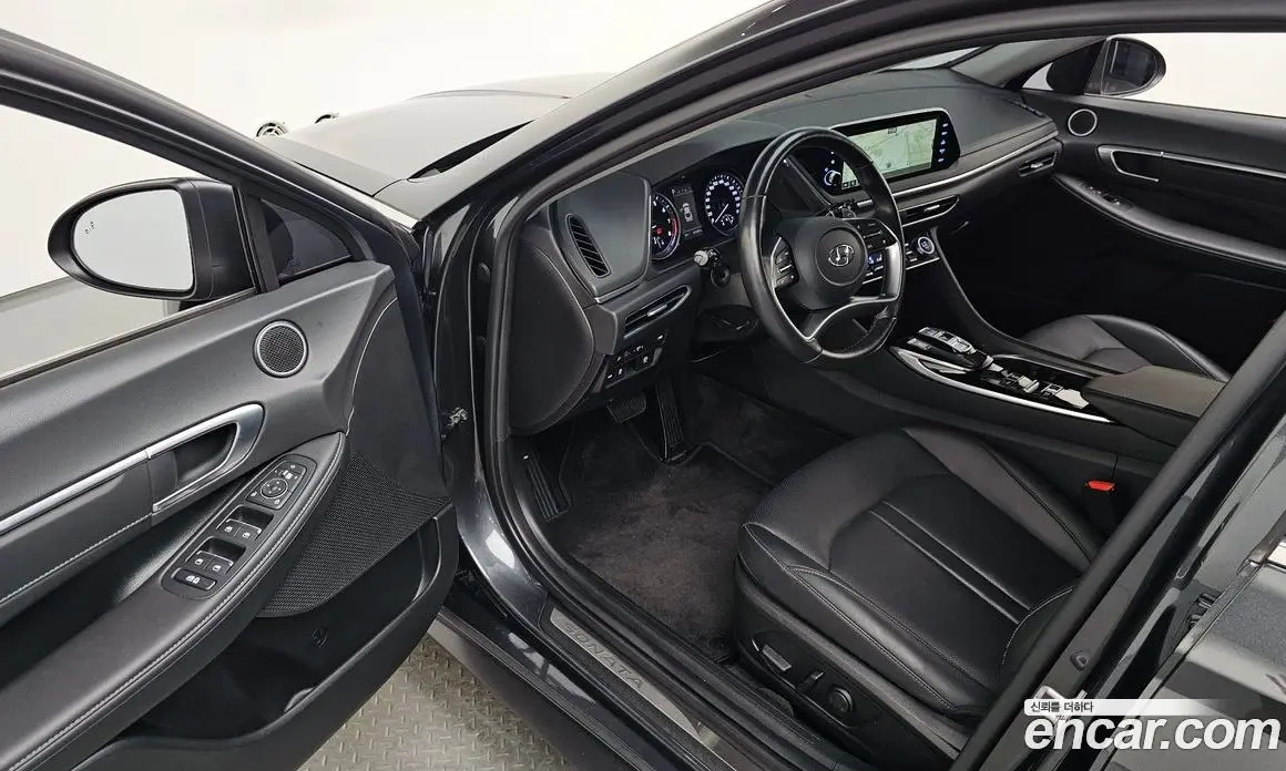 Hyundai Sonata 2023 2.0 автомат (гидро), фото 12