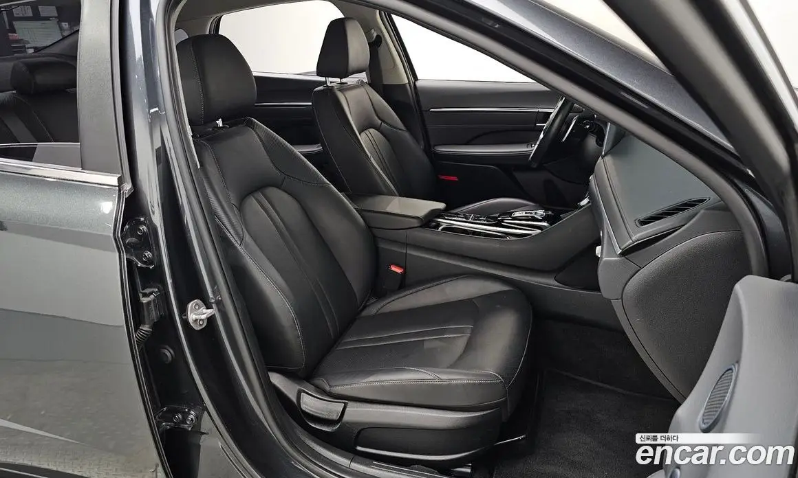 Hyundai Sonata 2023 2.0 автомат (гидро), фото 16