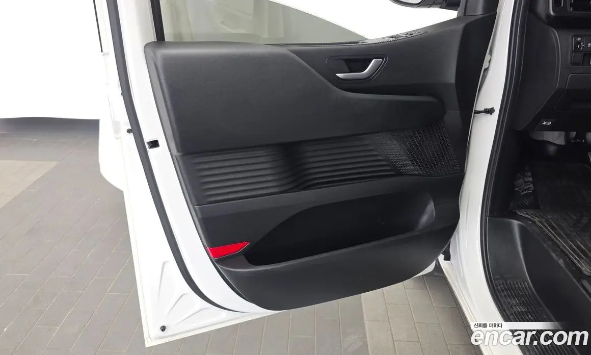 Hyundai Staria 2021 2.2 автомат (гидро), фото 14