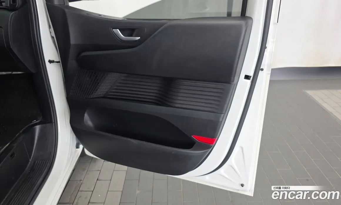 Hyundai Staria 2021 2.2 автомат (гидро), фото 15