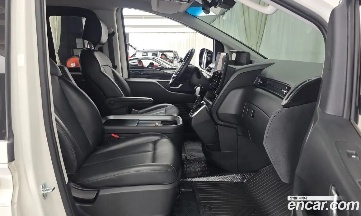 Hyundai Staria 2021 2.2 автомат (гидро), фото 17