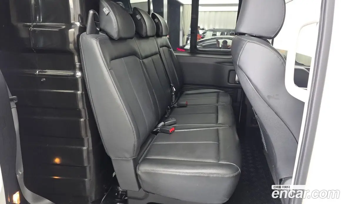 Hyundai Staria 2021 2.2 автомат (гидро), фото 18