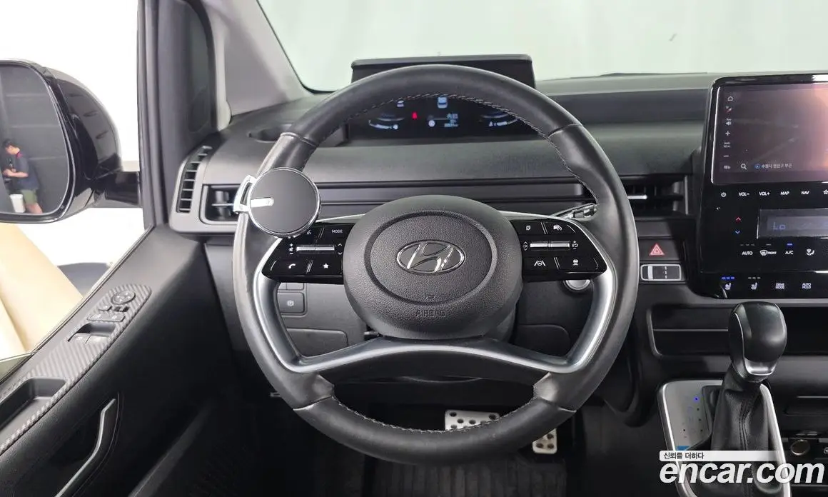Hyundai Staria 2021 2.2 автомат (гидро), фото 19