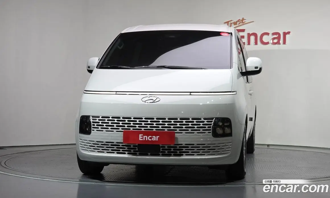 Hyundai Staria 2021 2.2 автомат (гидро), фото 3