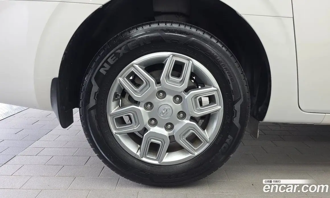 Hyundai Staria 2021 2.2 автомат (гидро), фото 5