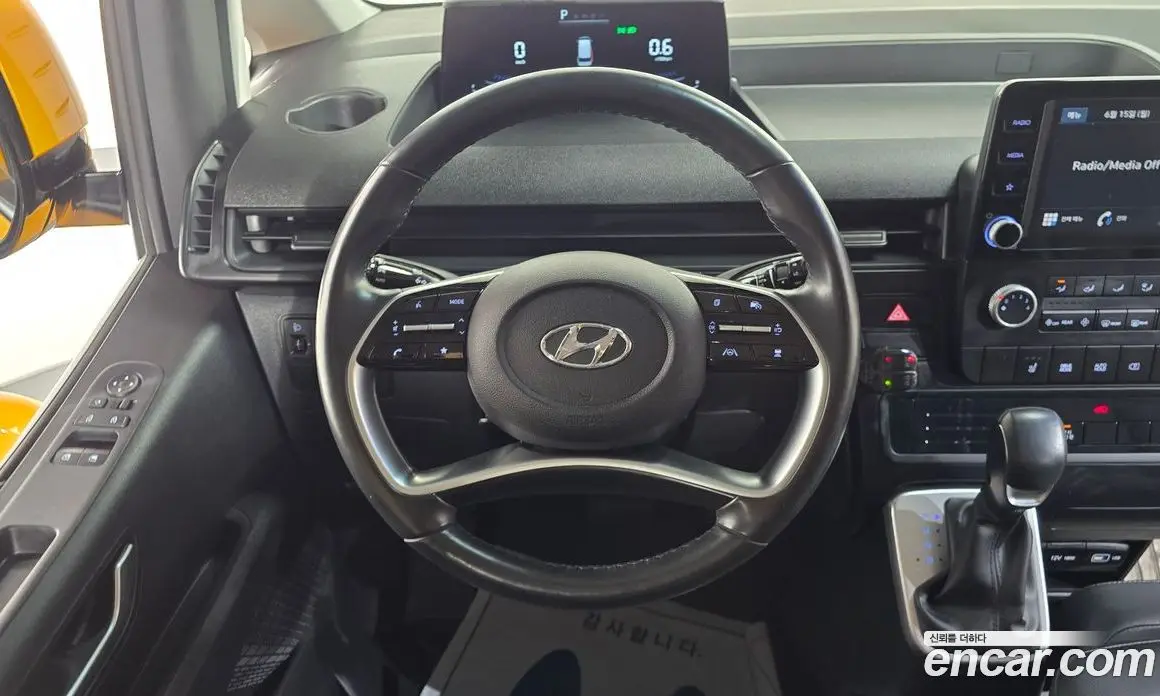 Hyundai Staria 2023 3.5 автомат (гидро), фото 12