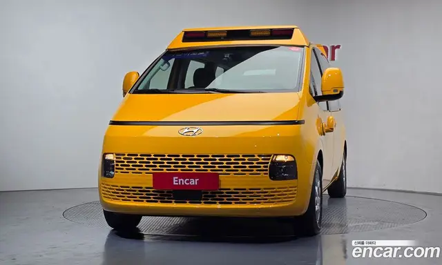 Hyundai Staria 2023 3.5 автомат (гидро), миниатюра 3