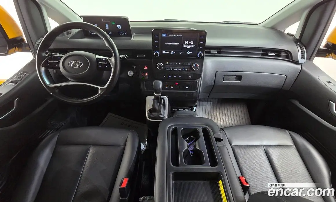 Hyundai Staria 2023 3.5 автомат (гидро), фото 7