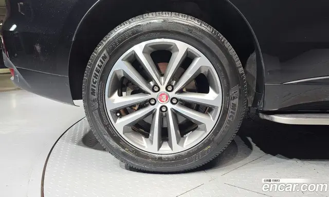 Jaguar F-Pace 2016 2.0 автомат (гидро), миниатюра 5 Jaguar F-Pace 2016 2.0 автомат (гидро), миниатюра 5