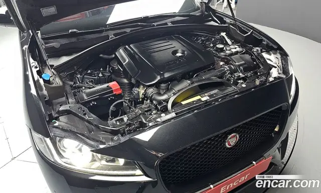 Jaguar F-Pace 2016 2.0 автомат (гидро), миниатюра 6 Jaguar F-Pace 2016 2.0 автомат (гидро), миниатюра 6