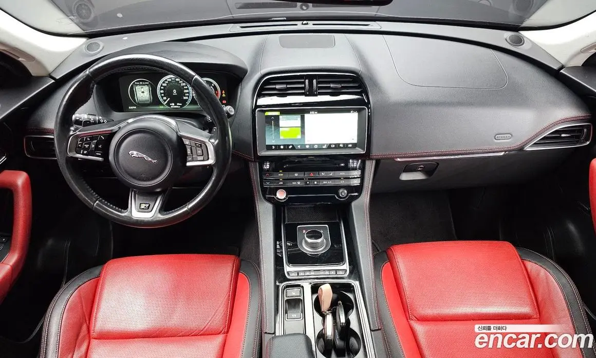 Jaguar F-Pace 2016 2.0 автомат (гидро), фото 7 Jaguar F-Pace 2016 2.0 автомат (гидро), фото 7