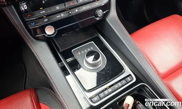 Jaguar F-Pace 2016 2.0 автомат (гидро), миниатюра 9 Jaguar F-Pace 2016 2.0 автомат (гидро), миниатюра 9
