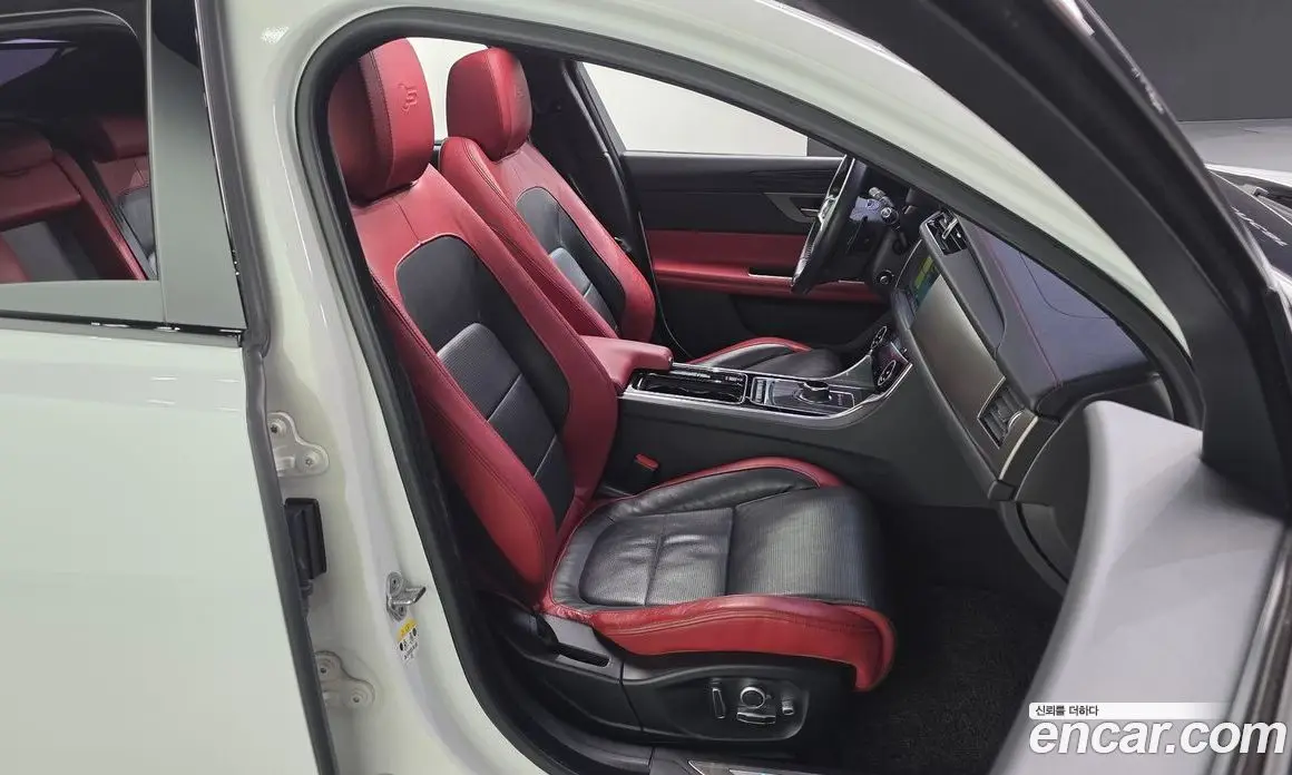 Jaguar XF 2017 3.0 автомат (гидро), фото 12 Jaguar XF 2017 3.0 автомат (гидро), фото 12