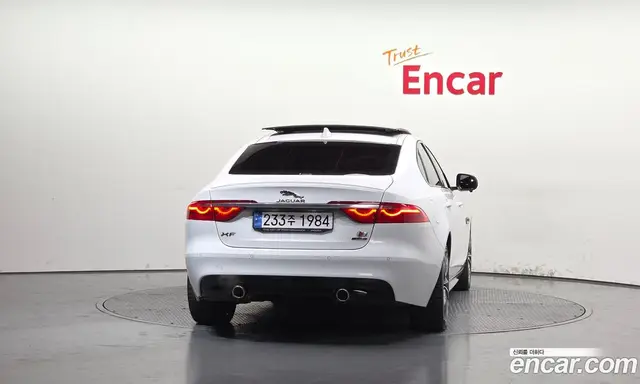 Jaguar XF 2017 3.0 автомат (гидро), миниатюра 4 Jaguar XF 2017 3.0 автомат (гидро), миниатюра 4