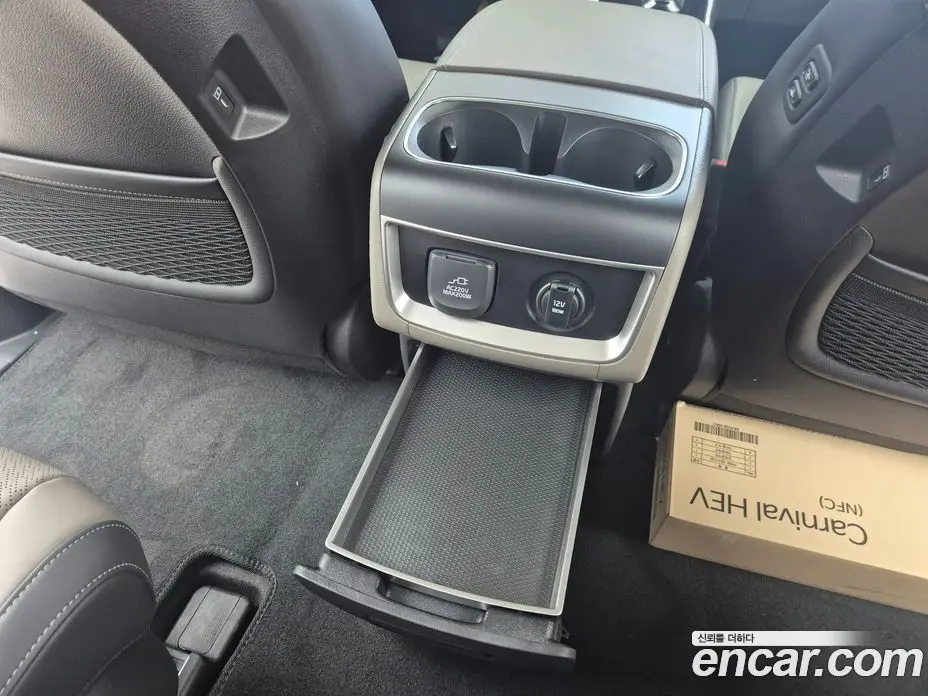 Kia Carnival 2026 1.6 автомат (гидро), фото 17