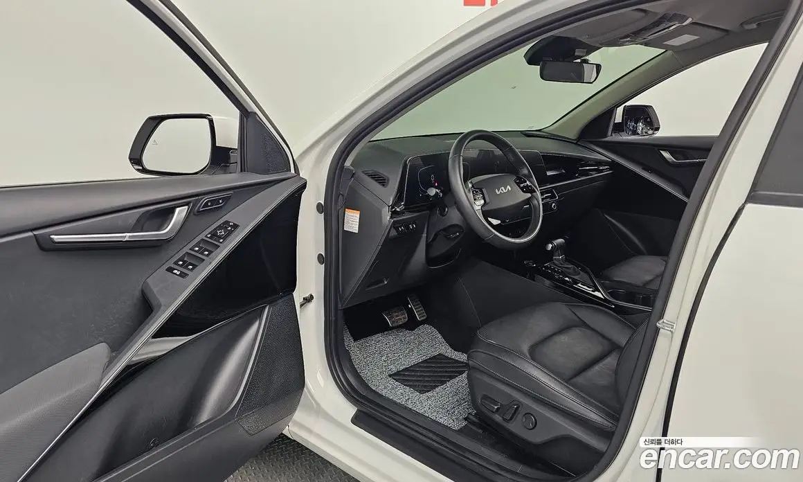 Kia Niro 2022 1.6 автомат (гидро), фото 9