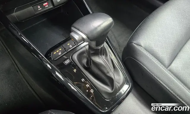 Kia Stonic 2017 1.6 автомат (гидро), миниатюра 12