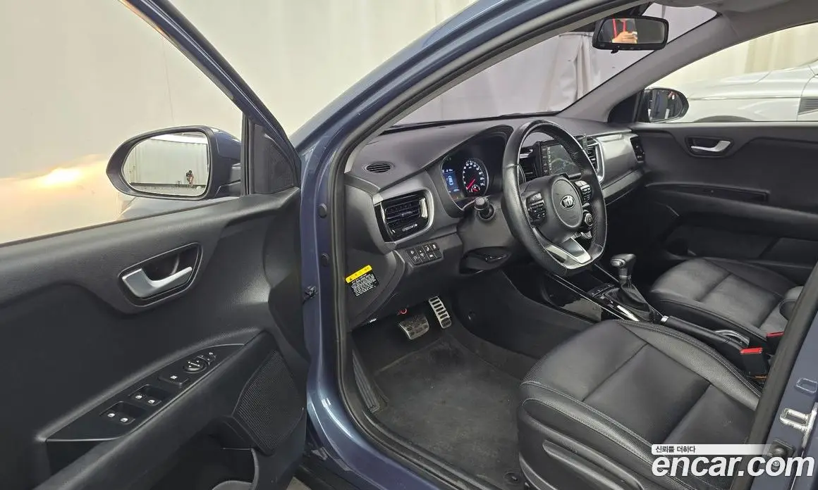 Kia Stonic 2017 1.6 автомат (гидро), фото 13