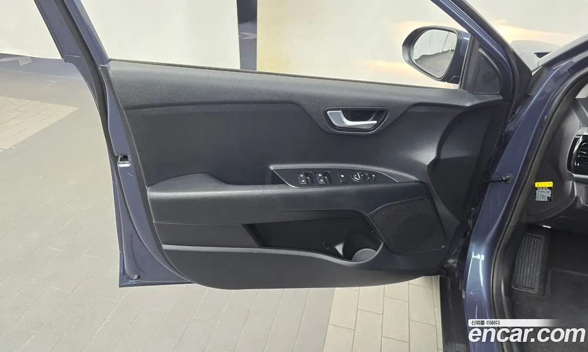 Kia Stonic 2017 1.6 автомат (гидро), фото 14