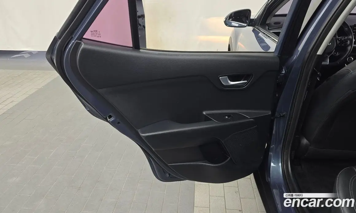 Kia Stonic 2017 1.6 автомат (гидро), фото 15