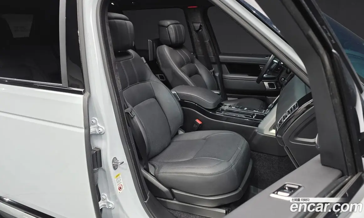 Land Rover Range Rover 2024 4.4 автомат (гидро), фото 12